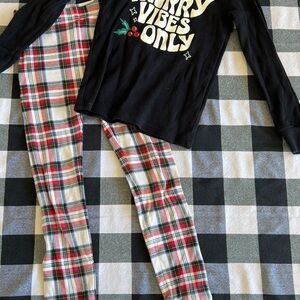 Cozy Kids Pajamas Set - Black and Plaid